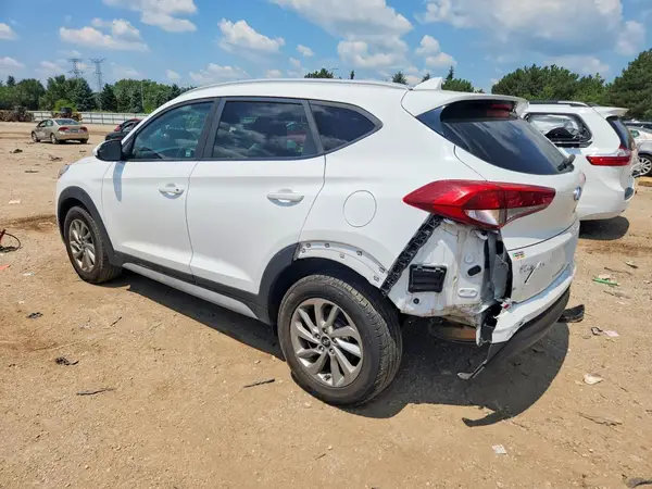 KM8J3CA42JU767997 2018 HYUNDAI TUCSON - Image 2