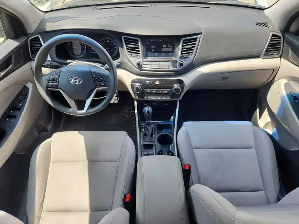 KM8J3CA42JU767997 2018 HYUNDAI TUCSON - Image 8