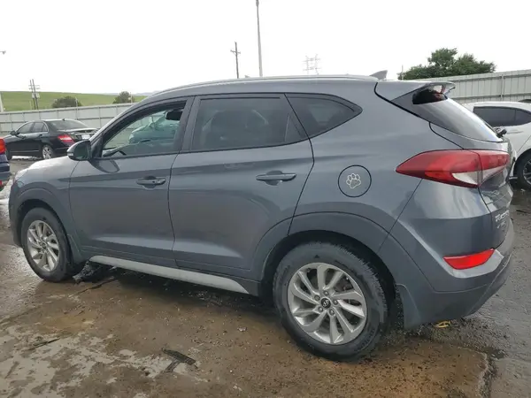 KM8J3CA42JU768812 2018 HYUNDAI TUCSON - Image 2