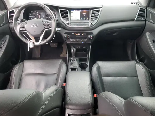 KM8J3CA42JU768812 2018 HYUNDAI TUCSON - Image 8