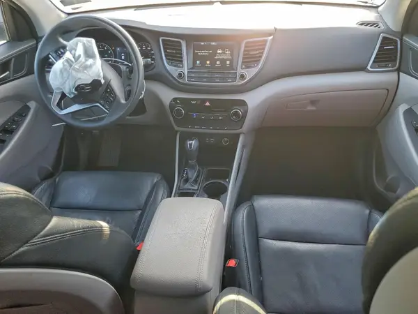 KM8J3CA42JU769720 2018 HYUNDAI TUCSON - Image 8