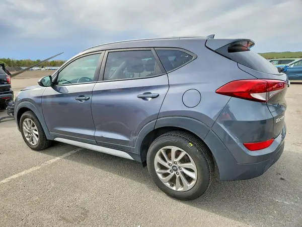KM8J3CA42JU771497 2018 HYUNDAI TUCSON - Image 2