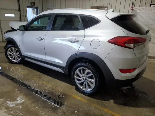 KM8J3CA42JU776554 2018 HYUNDAI TUCSON - Image 2