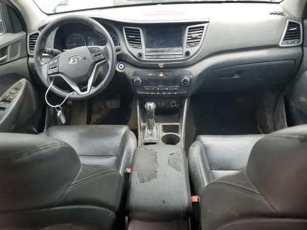 KM8J3CA42JU777154 2018 HYUNDAI TUCSON - Image 8