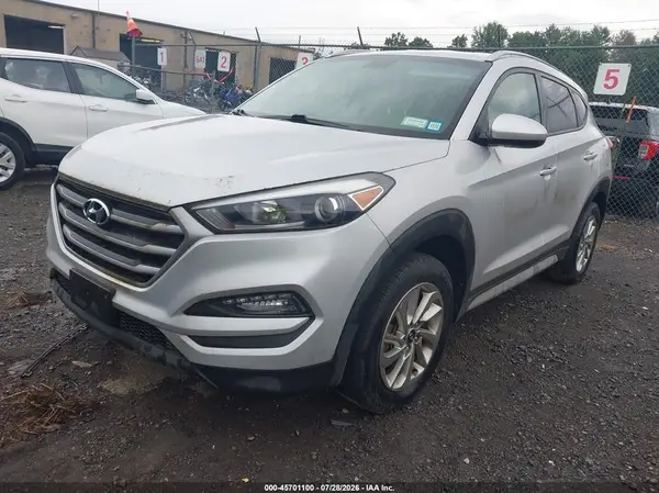 KM8J3CA42JU778885 2018 HYUNDAI TUCSON - Image 2