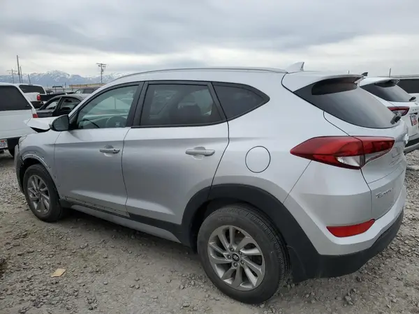 KM8J3CA42JU779714 2018 HYUNDAI TUCSON - Image 2