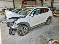 KM8J3CA42JU798764 2018 HYUNDAI TUCSON