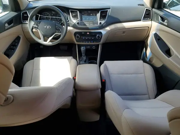 KM8J3CA42JU799638 2018 HYUNDAI TUCSON - Image 8