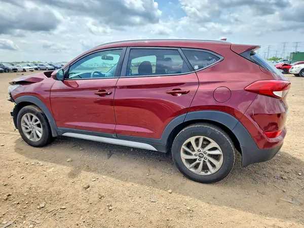 KM8J3CA42JU800920 2018 HYUNDAI TUCSON - Image 2