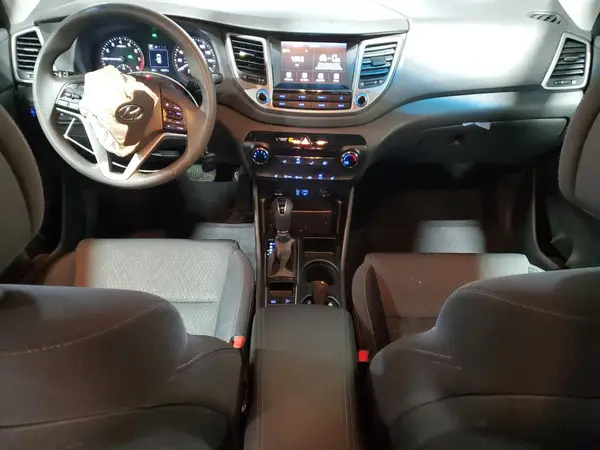 KM8J3CA42JU808029 2018 HYUNDAI TUCSON - Image 8