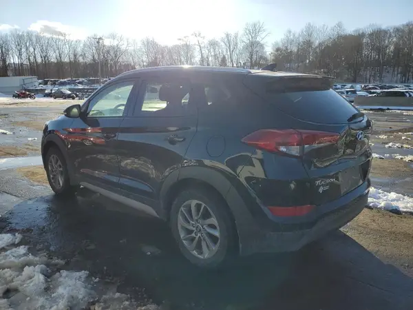 KM8J3CA42JU830564 2018 HYUNDAI TUCSON - Image 2