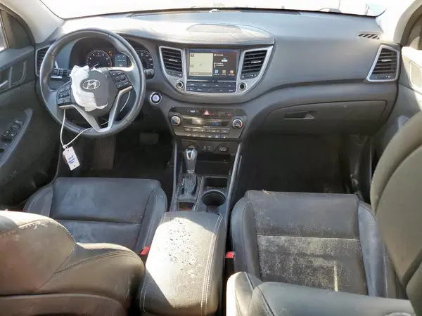 KM8J3CA42JU830774 2018 HYUNDAI TUCSON - Image 8
