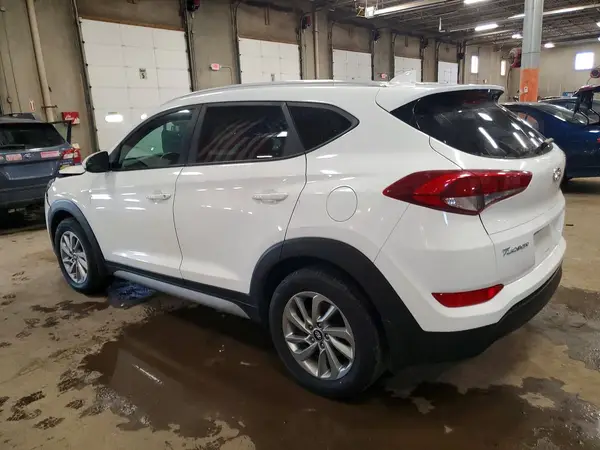 KM8J3CA42JU836400 2018 HYUNDAI TUCSON - Image 2