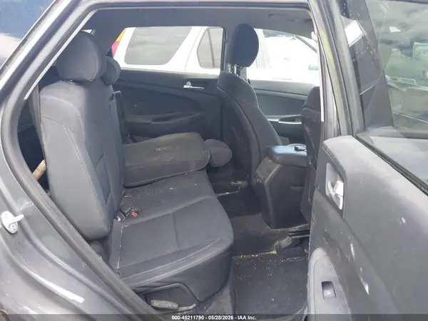 KM8J3CA42KU004539 2019 HYUNDAI TUCSON - Image 8