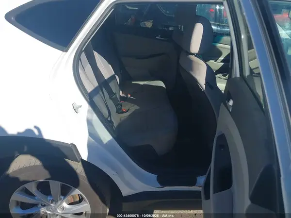 KM8J3CA42KU005738 2019 HYUNDAI TUCSON - Image 8