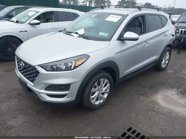 KM8J3CA42KU010700 2019 HYUNDAI TUCSON - Image 2
