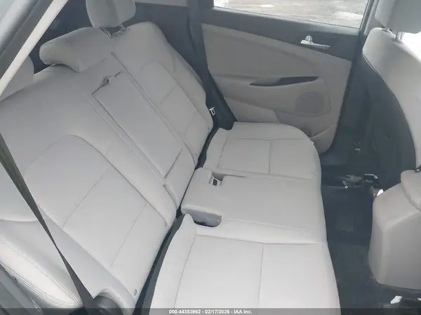 KM8J3CA42KU010700 2019 HYUNDAI TUCSON - Image 8