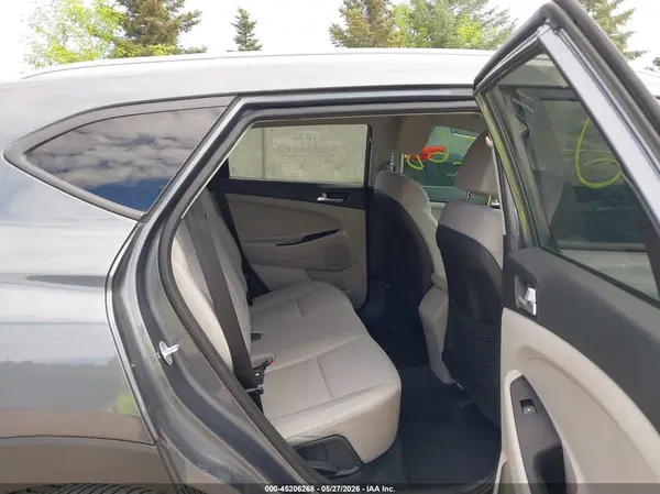 KM8J3CA42KU017484 2019 HYUNDAI TUCSON - Image 8