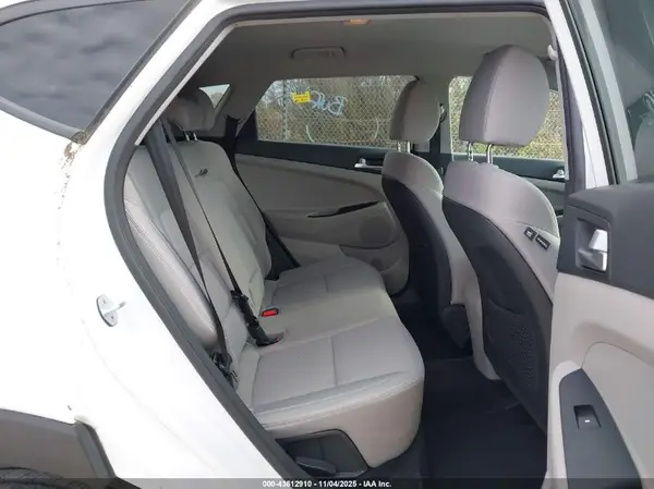 KM8J3CA42KU035239 2019 HYUNDAI TUCSON - Image 8