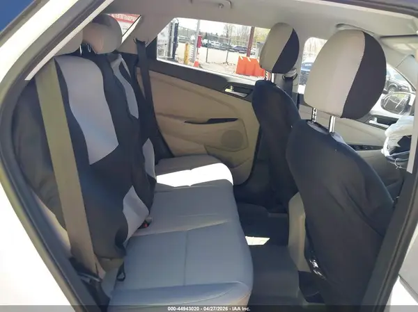 KM8J3CA42KU056818 2019 HYUNDAI TUCSON - Image 8