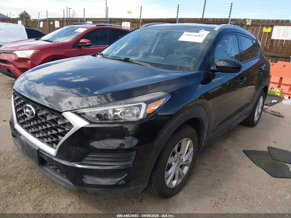 KM8J3CA42KU068371 2019 HYUNDAI TUCSON - Image 2