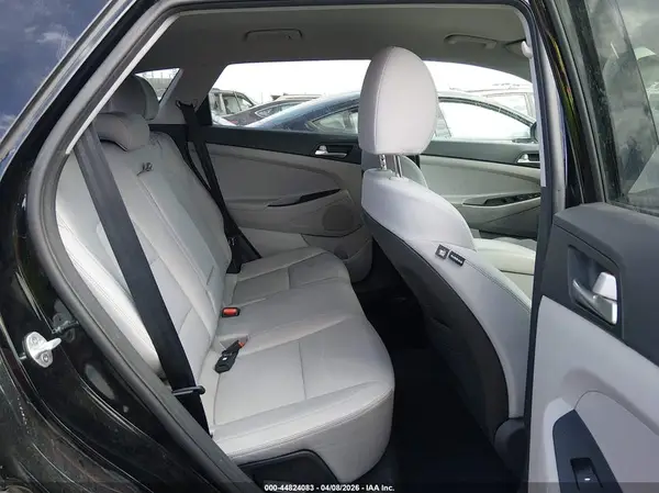 KM8J3CA42KU068371 2019 HYUNDAI TUCSON - Image 8