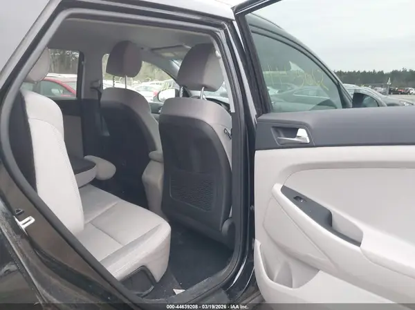 KM8J3CA42KU073232 2019 HYUNDAI TUCSON - Image 8