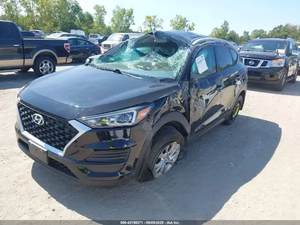 KM8J3CA42KU851285 2019 HYUNDAI TUCSON - Image 2