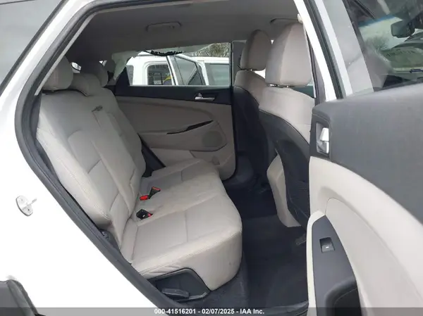 KM8J3CA42KU874050 2019 HYUNDAI TUCSON - Image 8