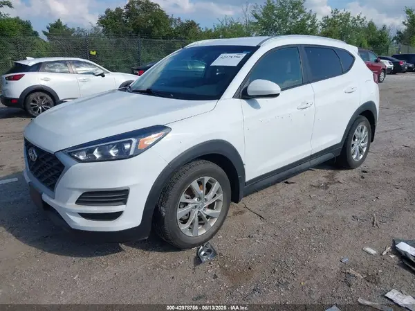 KM8J3CA42KU983740 2019 HYUNDAI TUCSON - Image 2