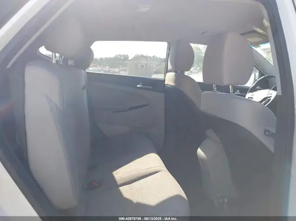 KM8J3CA42KU983740 2019 HYUNDAI TUCSON - Image 8