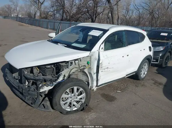 KM8J3CA42LU116923 2020 HYUNDAI TUCSON - Image 2