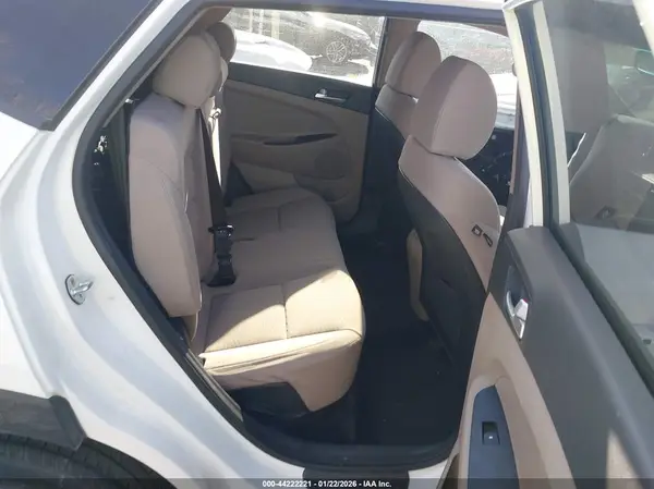 KM8J3CA42LU116923 2020 HYUNDAI TUCSON - Image 8