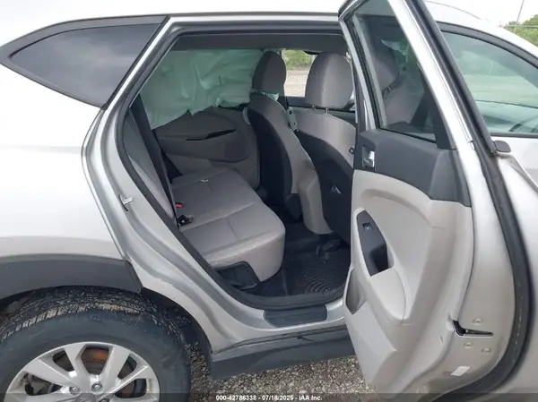 KM8J3CA42LU136377 2020 HYUNDAI TUCSON - Image 8