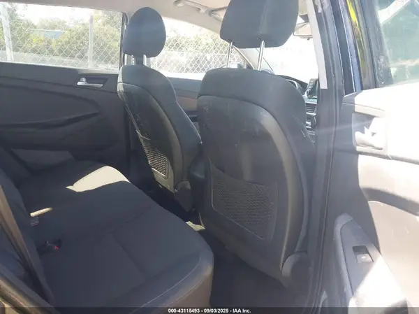 KM8J3CA42LU211580 2020 HYUNDAI TUCSON - Image 8