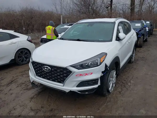 KM8J3CA42MU315097 2021 HYUNDAI TUCSON - Image 2