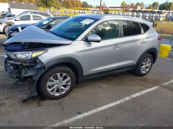 KM8J3CA42MU388485 2021 HYUNDAI TUCSON - Image 2