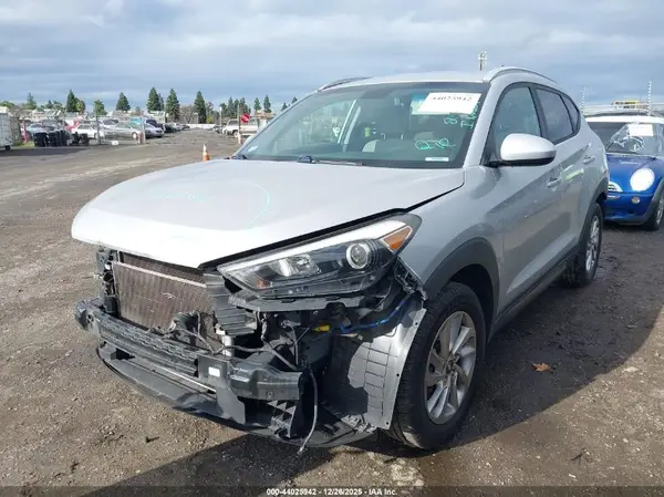 KM8J3CA43GU100459 2016 HYUNDAI TUCSON - Image 2