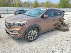 KM8J3CA43GU107251 2016 HYUNDAI TUCSON