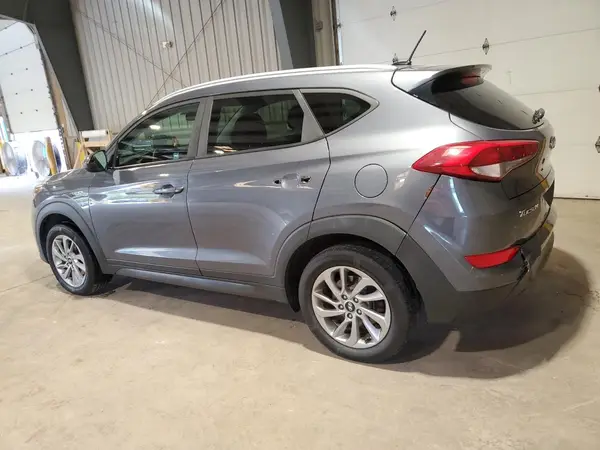KM8J3CA43GU160614 2016 HYUNDAI TUCSON - Image 2