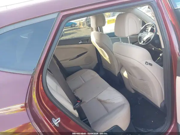 KM8J3CA43GU211075 2016 HYUNDAI TUCSON - Image 8