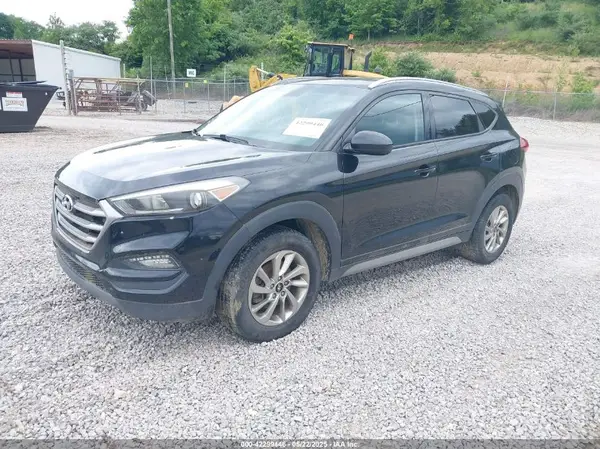 KM8J3CA43HU265719 2017 HYUNDAI TUCSON - Image 2
