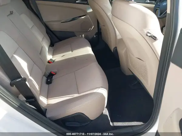 KM8J3CA43HU272993 2017 HYUNDAI TUCSON - Image 8