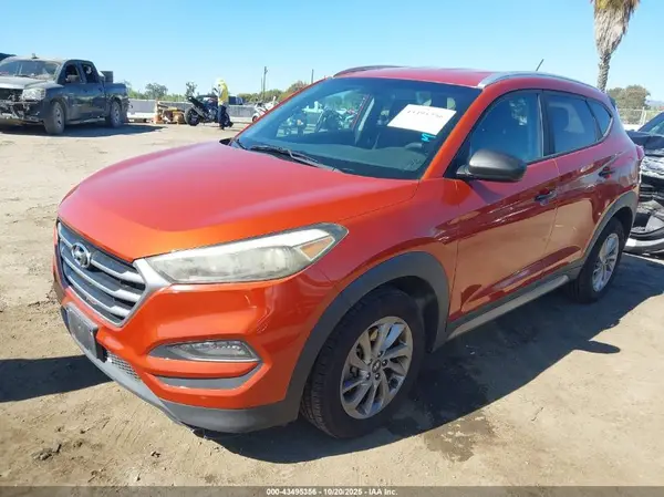 KM8J3CA43HU273562 2017 HYUNDAI TUCSON - Image 2