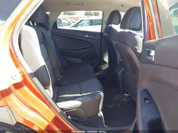 KM8J3CA43HU273562 2017 HYUNDAI TUCSON - Image 8