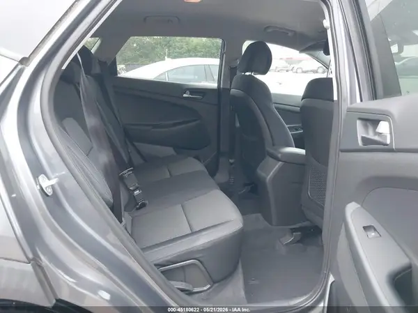 KM8J3CA43HU276252 2017 HYUNDAI TUCSON - Image 8