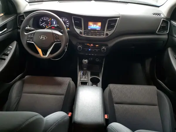KM8J3CA43HU277711 2017 HYUNDAI TUCSON - Image 8
