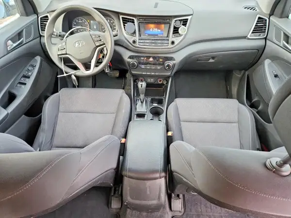 KM8J3CA43HU293021 2017 HYUNDAI TUCSON - Image 8