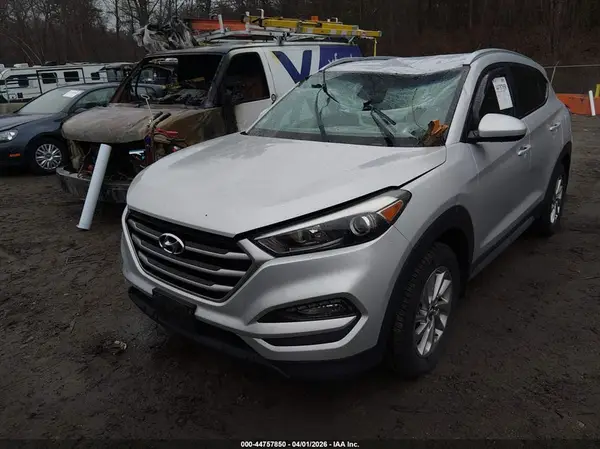 KM8J3CA43HU293617 2017 HYUNDAI TUCSON - Image 2