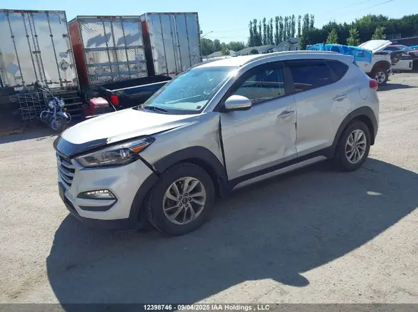 KM8J3CA43HU301246 2017 HYUNDAI TUCSON - Image 2